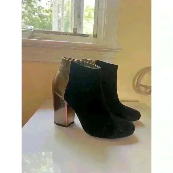 Ted Baker Women's Nimma Black Suede Bootie  Copper Metallic Block Heel Size 9 - Picture 1 of 8